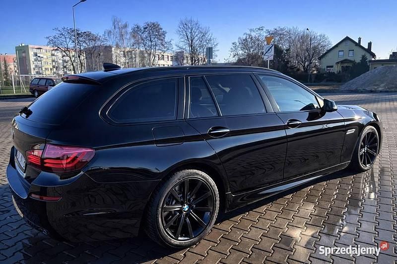 Używany BMW 520 Comfort Edition 2014 Czarny Kombi