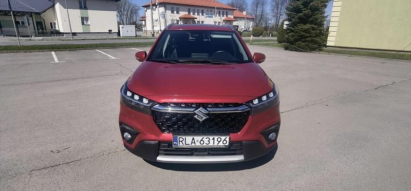Używany Suzuki SX4 S-Cross 129 KM (94 kW) 2023 Czerwony SUV