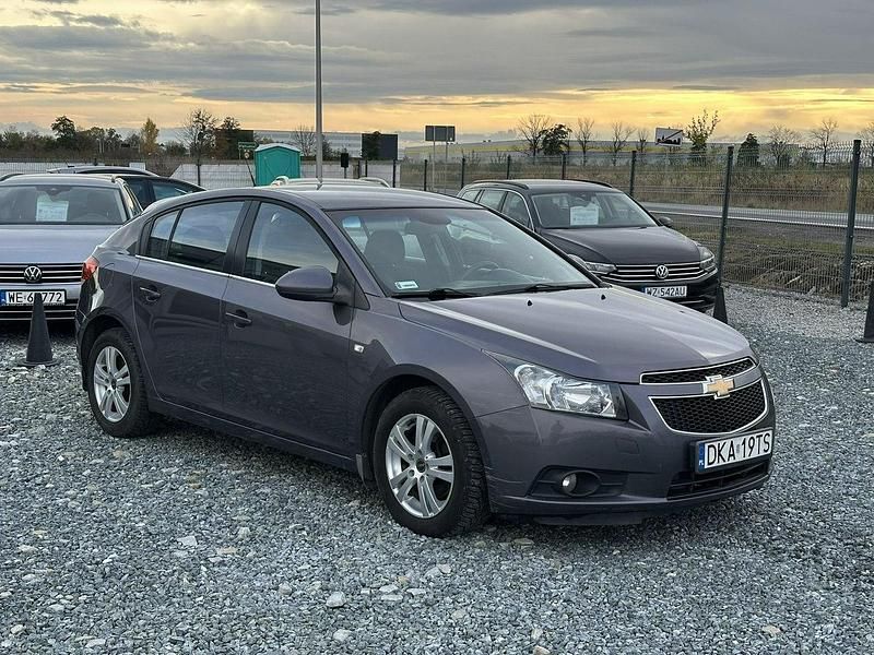 Używany Chevrolet Cruze 163 KM (119 kW) 2011 Szary (metalik) Hatchback