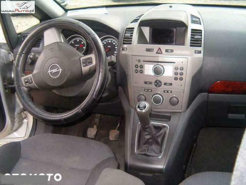 Używany Opel Zafira 120 KM (88 kW) 2006 Srebrny (metalik) Minivan