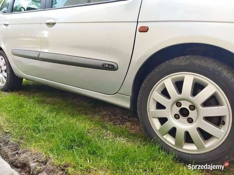 Srebrny Używany 2002 Renault Scénic Minivan | 6000 zł (Drogi) - Obraz 1/4