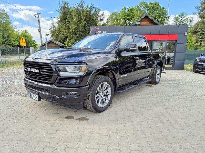 Czarny Używany 2022 RAM 1500 Pickup | 244 000 zł (Drogi) - Obraz 1/4