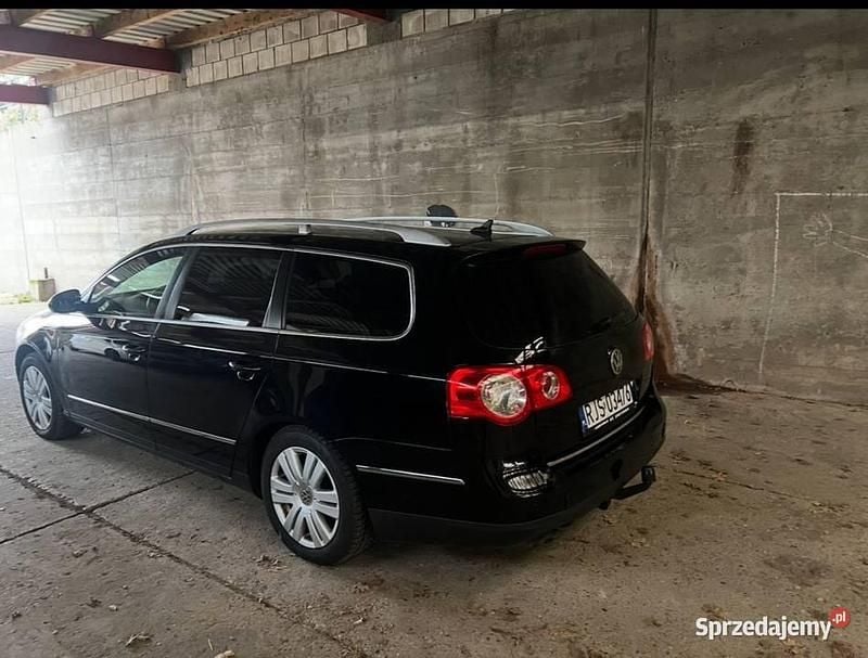 Czarny Używany 2007 VW Passat Highline Kombi | 10 900 zł (Uczciwa cena) - Obraz 1/3