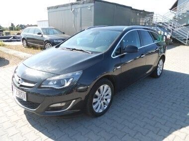 Czarny Używany 2013 Opel Astra Kombi | 22 500 zł (Uczciwa cena) - Obraz 1/4