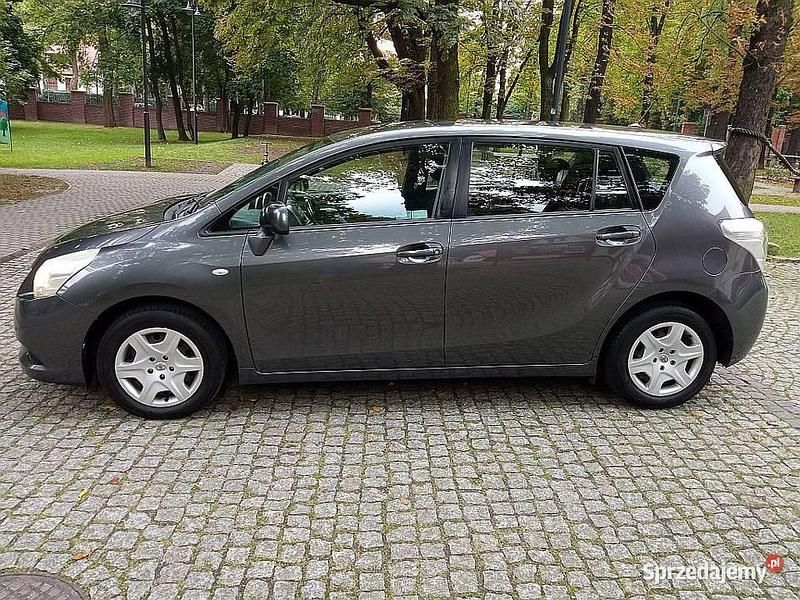 Używany 2012 Toyota Verso Minivan | 29 700 zł (Dobra cena) - Obraz 1/4