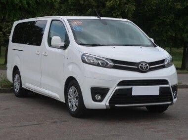 Biały Używany 2022 Toyota Proace Verso Kombi | 109 999 zł (Uczciwa cena) - Obraz 1/4
