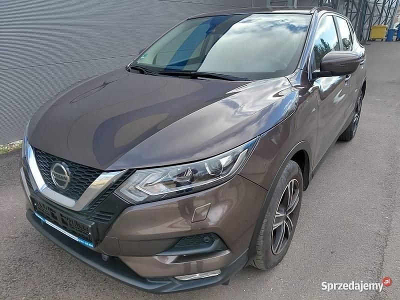 Brązowy Używany 2018 Nissan Qashqai SUV | 48 700 zł (Dobra cena) - Obraz 1/4