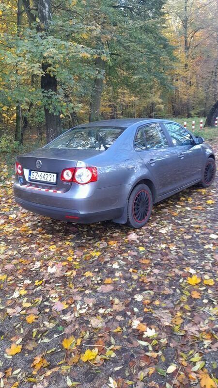 Szary Używany 2007 VW Jetta Trendline Sedan/Limuzyna | 17 000 zł (Drogi) - Obraz 1/4