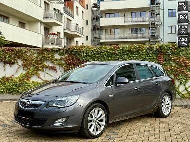 Szary Używany 2010 Opel Astra Kombi | 16 500 zł (Uczciwa cena) - Obraz 1/4