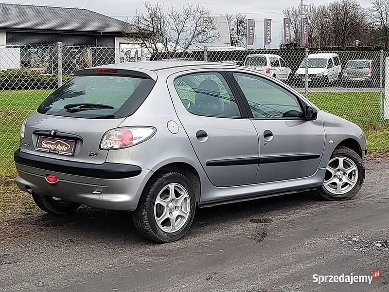 Używany Peugeot 206 2002 Srebrny Hatchback