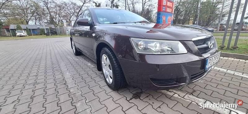 Bordowy Używany 2007 Hyundai Sonata Sedan/Limuzyna | 8800 zł - Obraz 1/4