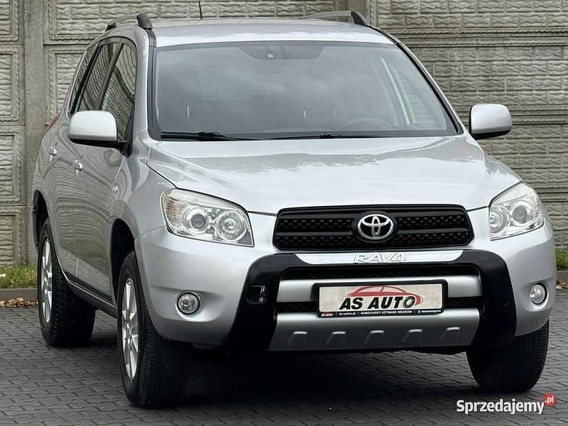 Używany Toyota RAV4 Executive 136 KM (100 kW) 2006 Srebrny SUV