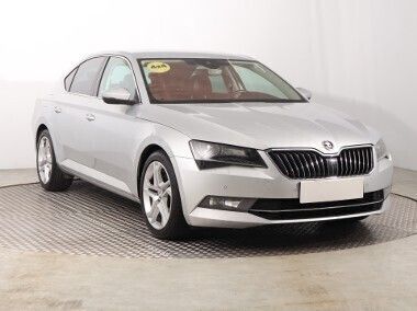 Srebrny Używany 2017 Skoda Superb Sedan/Limuzyna | 71 999 zł (Uczciwa cena) - Obraz 1/4