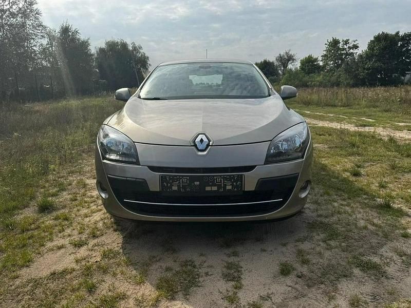 Szary (metalik) Używany 2010 Renault Mégane III Hatchback | 21 900 zł (Uczciwa cena) - Obraz 1/4