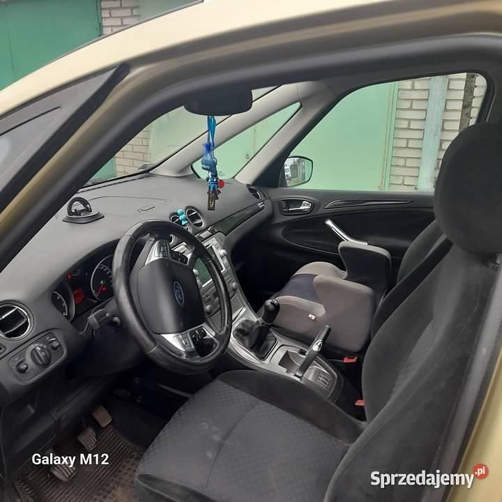 Używany Ford Galaxy Ghia 2006 Minivan