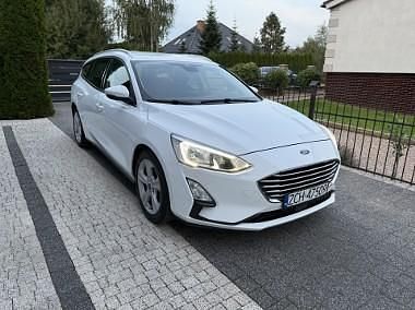 Biały Używany 2018 Ford Focus Kombi | 42 900 zł (Dość drogi) - Obraz 1/4