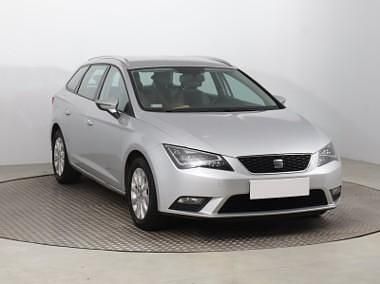 Srebrny Używany 2015 Seat Leon Kombi | 32 999 zł (Uczciwa cena) - Obraz 1/4
