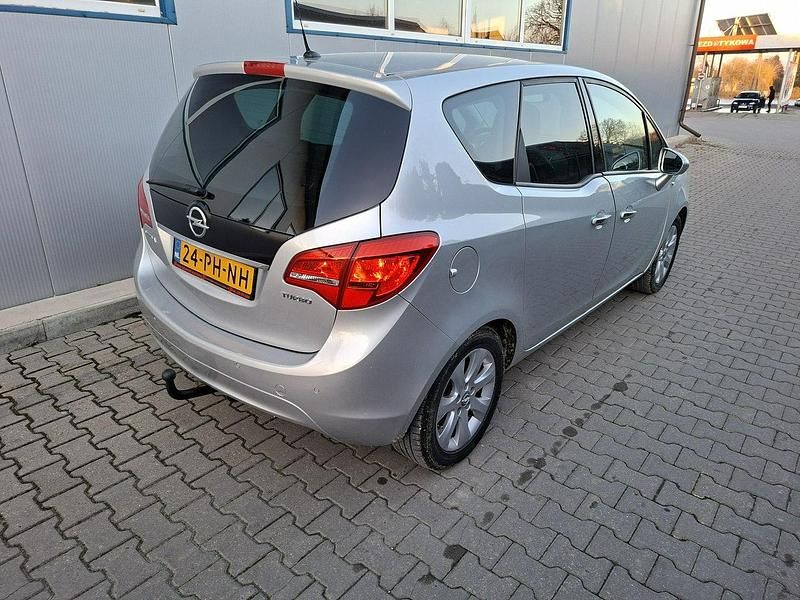 Używany Opel Meriva 140 KM (102 kW) 2012 Srebrny Minivan