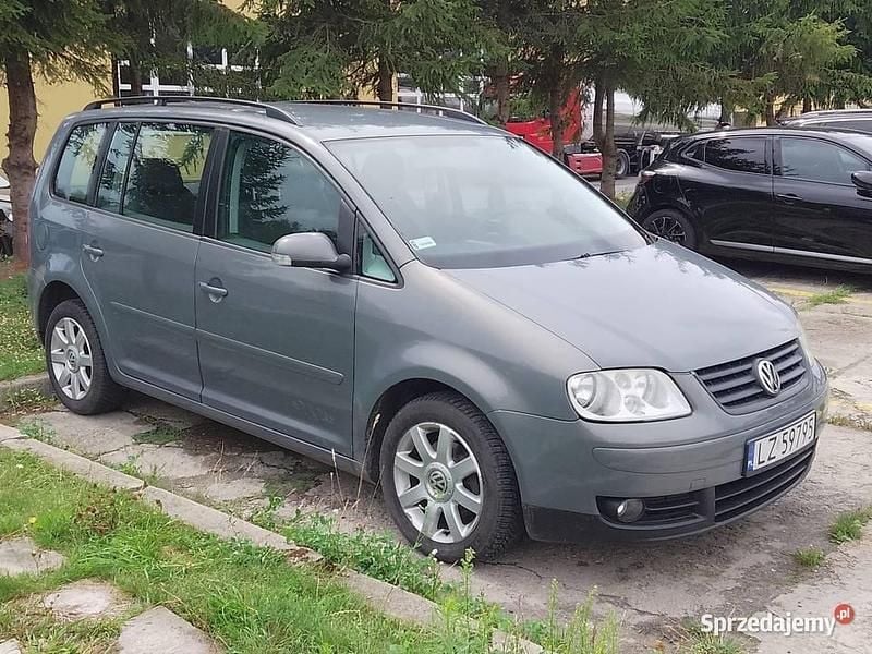 Szary Używany 2004 VW Touran Minivan | 4600 zł (Dobra cena) - Obraz 1/4