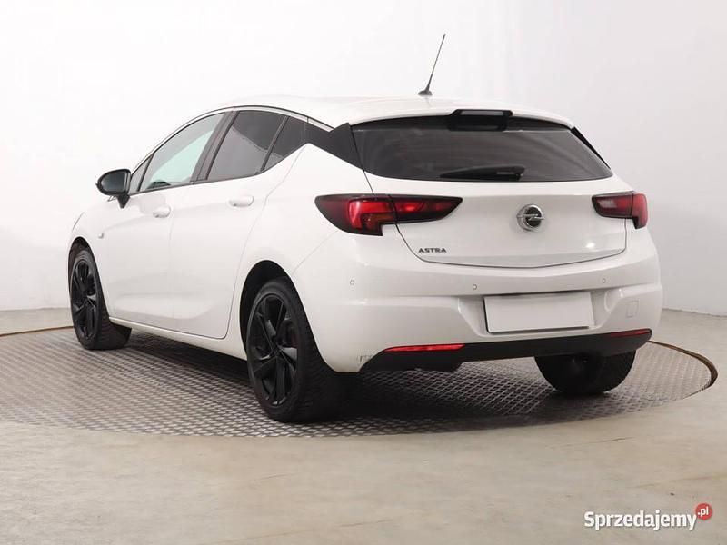 Używany Opel Astra 2019 Biały Hatchback