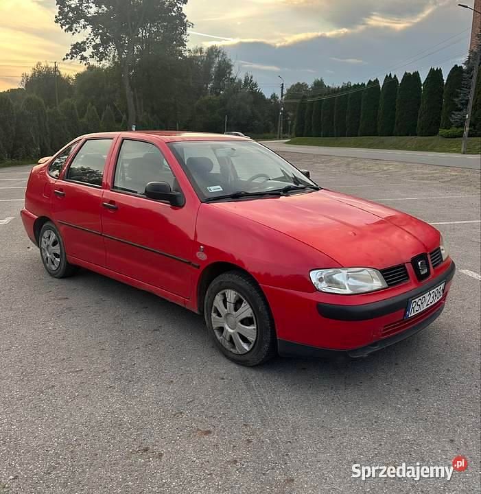 Używany 2001 Seat Cordoba Sedan/Limuzyna | 2000 zł - Obraz 1/4