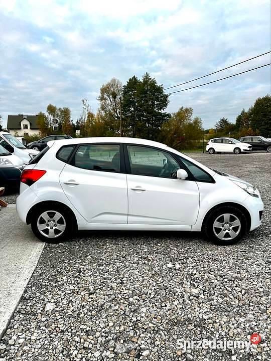 Używany Kia Venga 90 KM (66 kW) 2011 Biały Hatchback