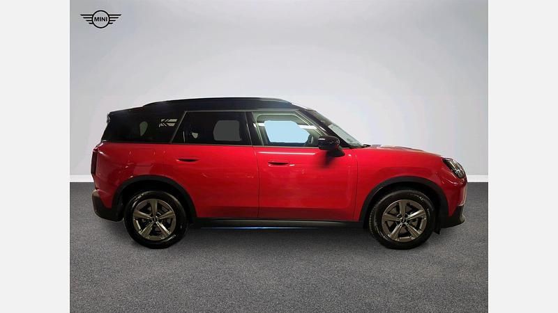 Używany Mini Countryman 150 KM (110 kW) 2024 Chili red ii SUV