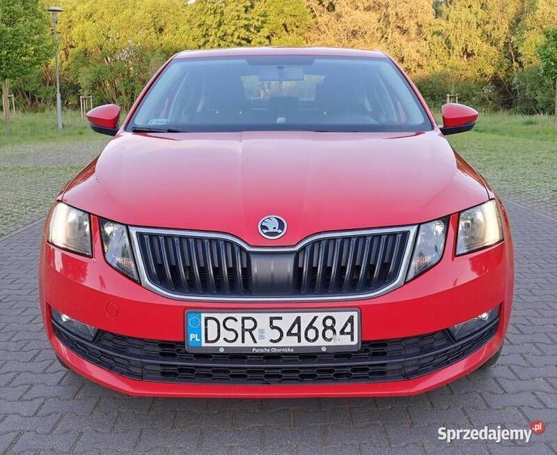 Czerwony Używany 2019 Skoda Octavia Hatchback | 36 900 zł (Super Cena) - Obraz 1/4