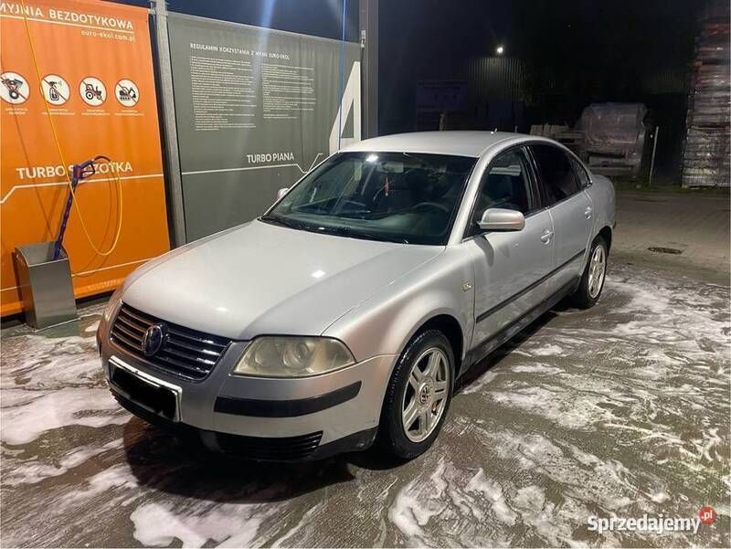 Srebrny Używany 2001 VW Passat Sedan/Limuzyna | 3500 zł (Dobra cena) - Obraz 1/4