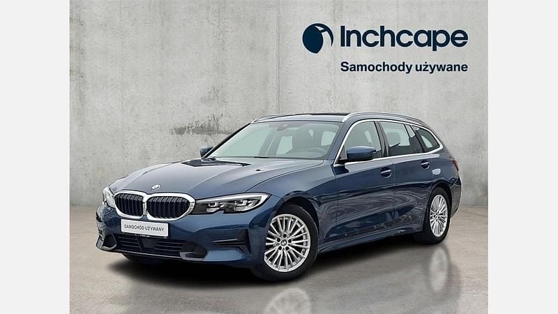 Używany BMW 318 Sport Line 156 KM (114 kW) 2021 Niebieski phytonic metalizowany Kombi