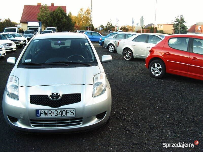 Używany Toyota Yaris 87 KM (63 kW) 2008 Srebrny Hatchback