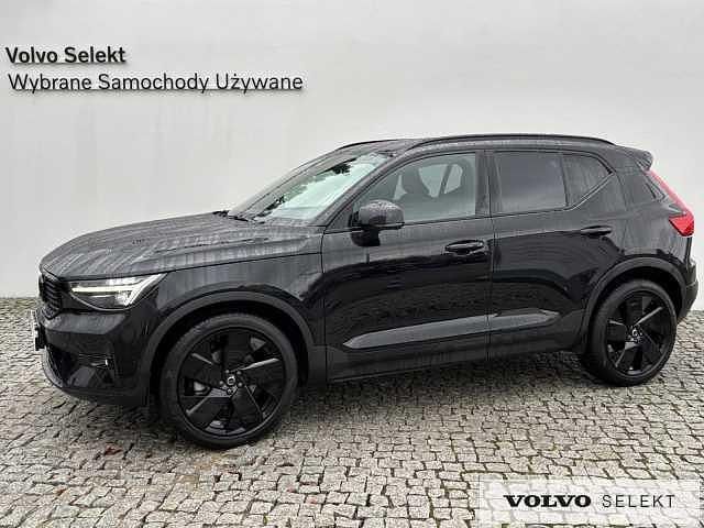 Czarny Używany 2025 Volvo XC40 SUV | 199 900 zł - Obraz 1/3