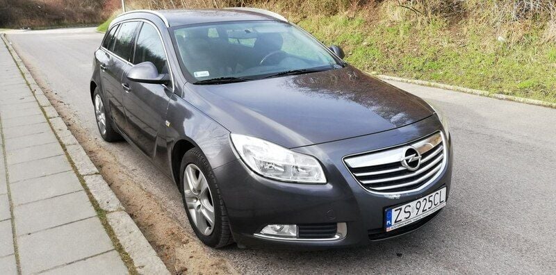 Używany Opel Insignia 160 KM (117 kW) 2009 Grafitowy (metalik) Sedan/Limuzyna