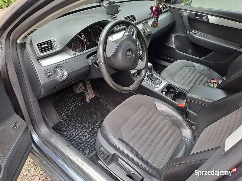 Szary Używany 2011 VW Passat Kombi | 30 000 zł - Obraz 1/4