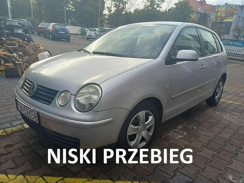Srebrny (metalik) Używany 2005 VW Polo Hatchback | 6300 zł (Uczciwa cena) - Obraz 1/4