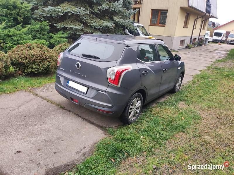 Używany Ssangyong (KGM) Tivoli 2018 Szary SUV