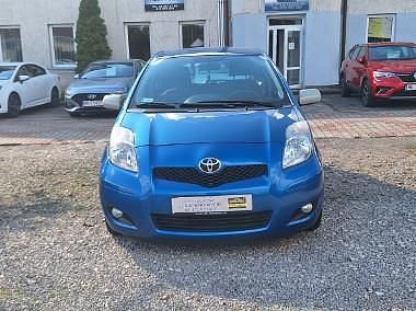 Niebieski Używany 2010 Toyota Yaris Hatchback | 14 900 zł (Uczciwa cena) - Obraz 1/4
