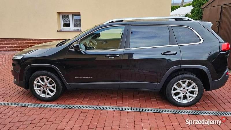 Czarny Używany 2014 Jeep Cherokee SUV | 38 500 zł (Uczciwa cena) - Obraz 1/4