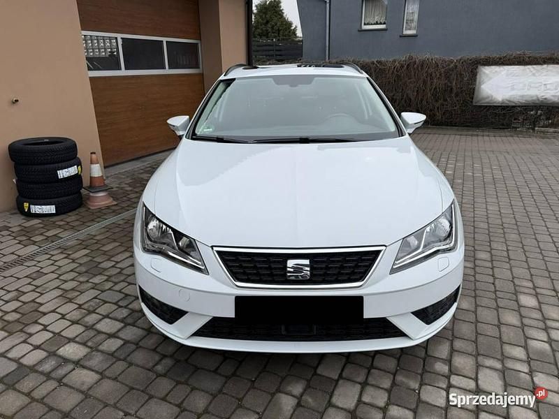 Biały Używany 2019 Seat Leon Kombi | 54 900 zł (Dobra cena) - Obraz 1/4
