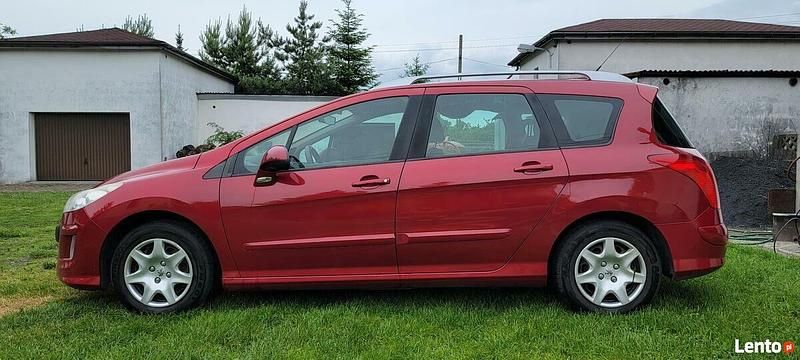 Używany Peugeot 308 SW 2008 Czerwony Kombi