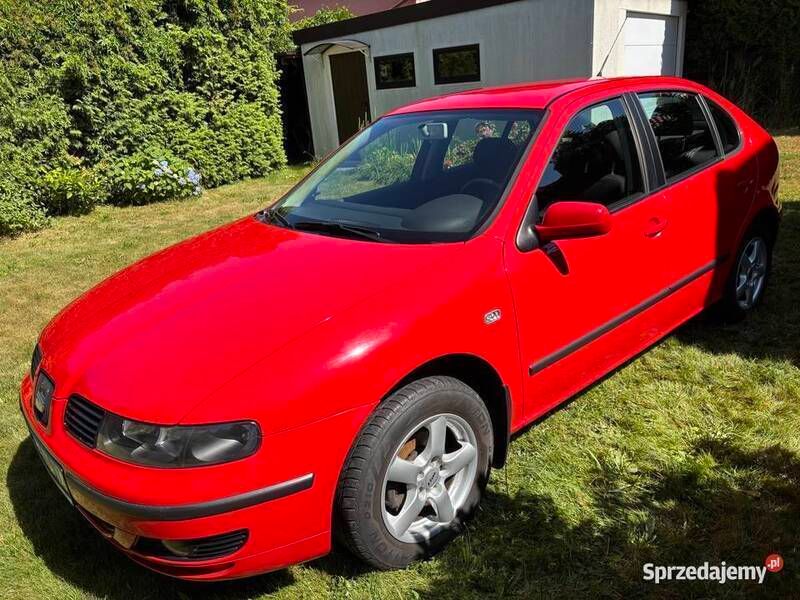 Czerwony Używany 2002 Seat Leon Hatchback | 10 000 zł (Dość drogi) - Obraz 1/4