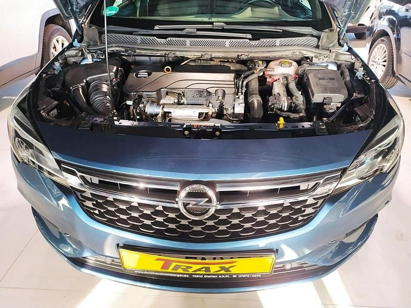 Używany Opel Astra Enjoy 125 KM (91 kW) 2017 Niebieski ciemny (metalik) Hatchback