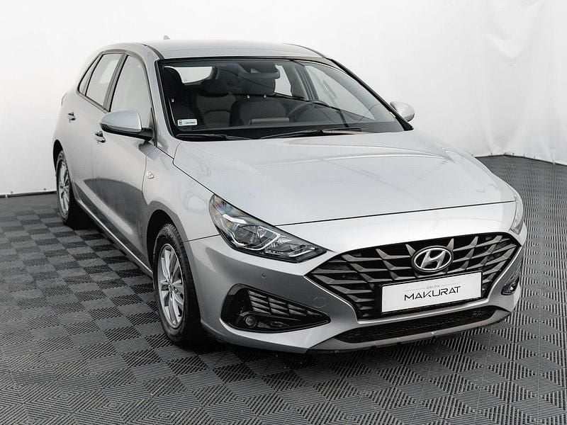 Używany Hyundai i30 110 KM (80 kW) 2022 Srebrny (metalik) Hatchback