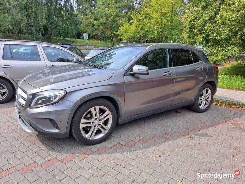 Używany 2014 Mercedes GLA250 SUV | 86 000 zł - Obraz 1/4