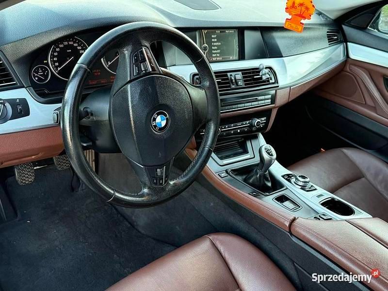 Używany BMW 520 2010 Czarny Kombi