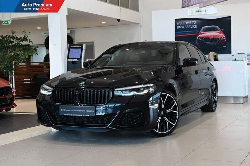 Czarny (metalik) Używany 2021 BMW M550 Sedan/Limuzyna | 146 900 zł - Obraz 1/4