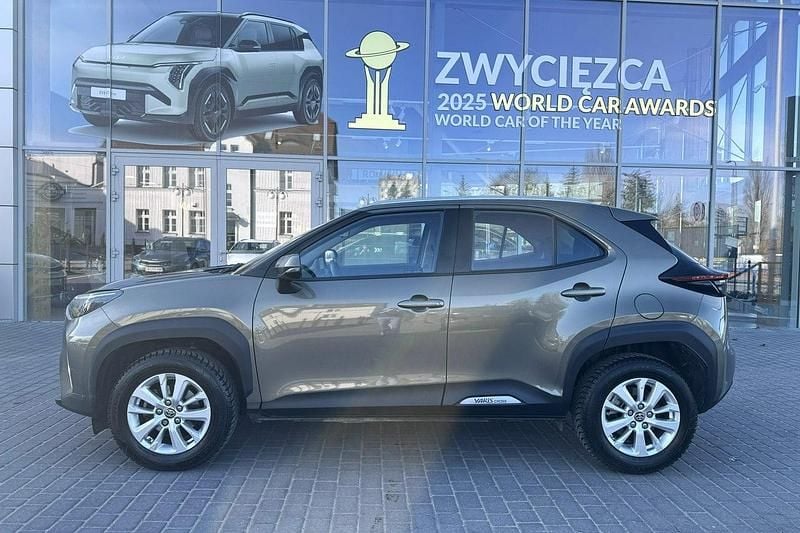 Używany Toyota Yaris Cross Comfort 125 KM (91 kW) 2022 Szary SUV