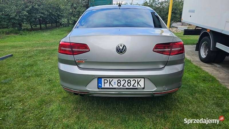 Używany 2016 VW Passat Highline Sedan/Limuzyna | 63 900 zł (Uczciwa cena) - Obraz 1/4