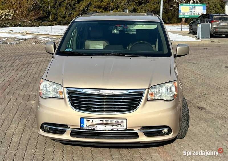 Żółty Używany 2012 Chrysler Town & Country Minivan | 45 000 zł (Uczciwa cena) - Obraz 1/4
