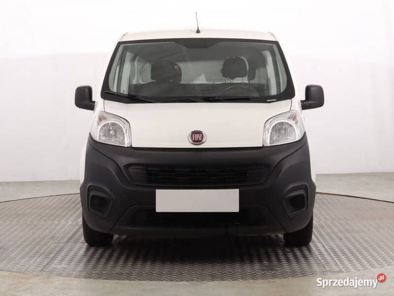 Biały Używany 2019 Fiat Fiorino Minivan | 24 999 zł - Obraz 1/4